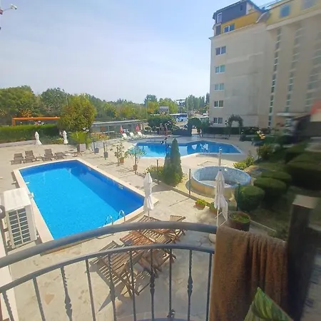Luxury Breeze Apartment